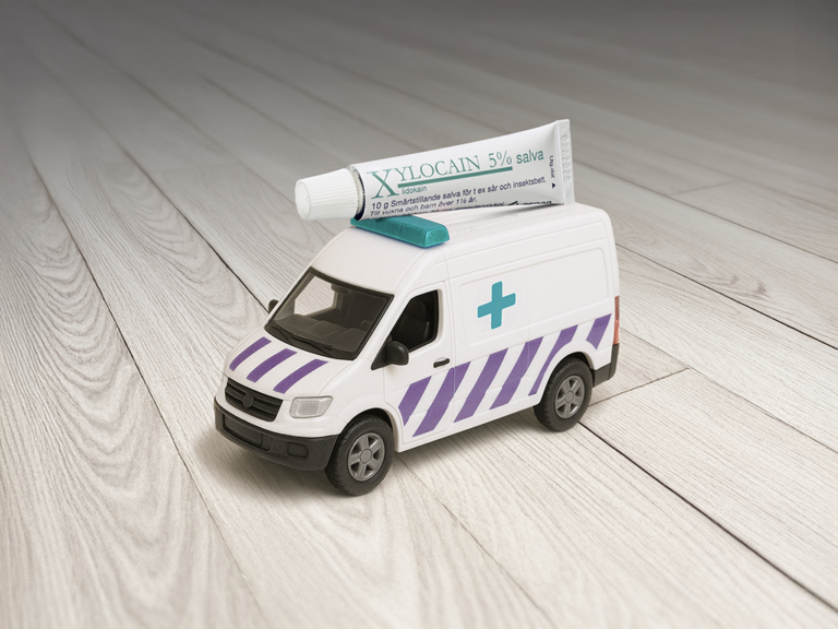 Ambulance_with tube_on floor-extended kopiera_1024x768